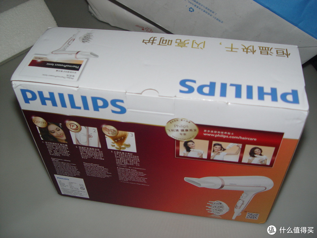 给LP的节日礼物：PHILIPS 飞利浦 HP8235/00 负离子电吹风、HP4585 负离子梳