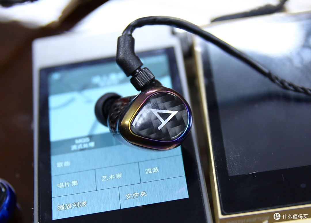 单元超多的壕物:JH Audio 推出 Layla 和 Angie 动铁平衡耳塞