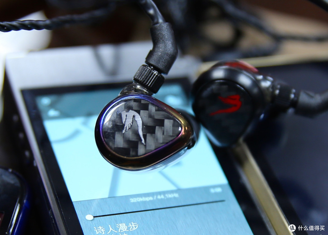 单元超多的壕物:JH Audio 推出 Layla 和 Angie 动铁平衡耳塞