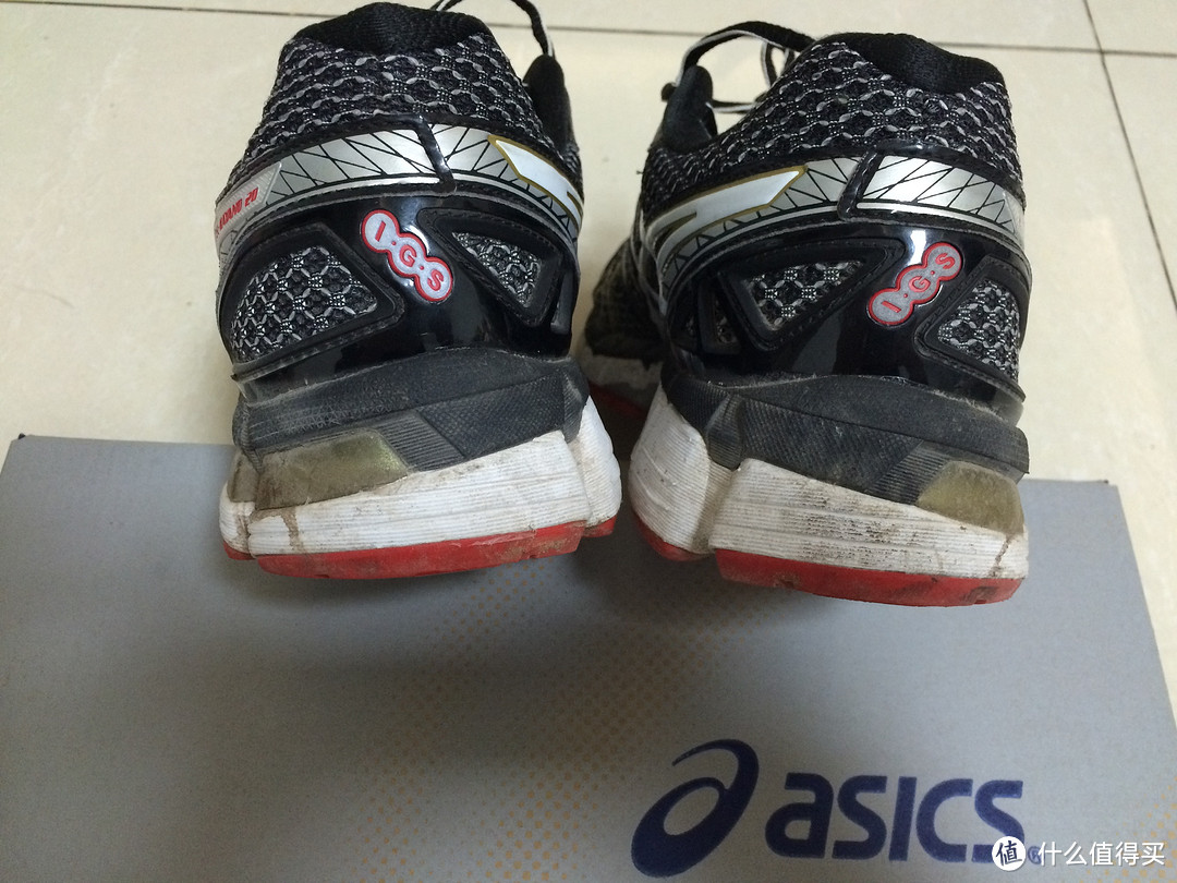 黑五海淘三双鞋子：Skechers GOwalk Interval 女鞋 & ASICS 亚瑟士 GEL-Kayano 20 跑鞋 & UGG Tylin Ink Blot Nubuck 平底鞋