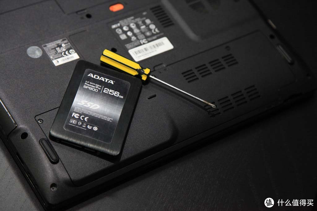 飞起来！宏碁 4750 老本更换ADATA 威刚 SP900 256G 2.5英寸 SATA-3 SSD固态硬盘