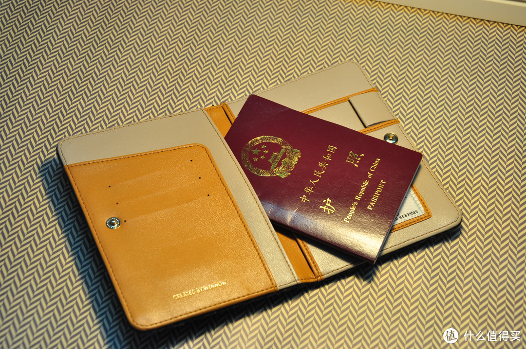 以为是笔记本的粗花毛呢英伦复古护照包