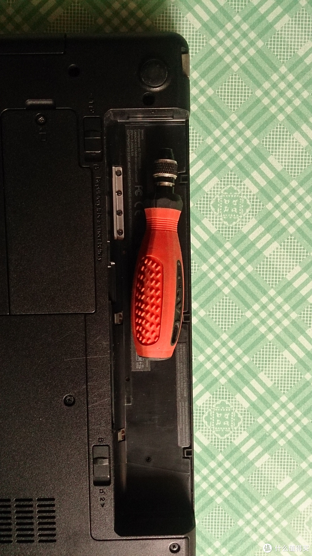 ThinkPad E430 小黑加装固态硬盘和内存条
