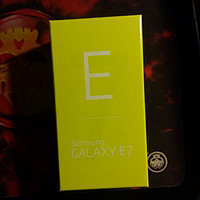 三星 Galaxy E7000 手机外观展示(屏幕|摄像头|后盖|卡槽|充电器)