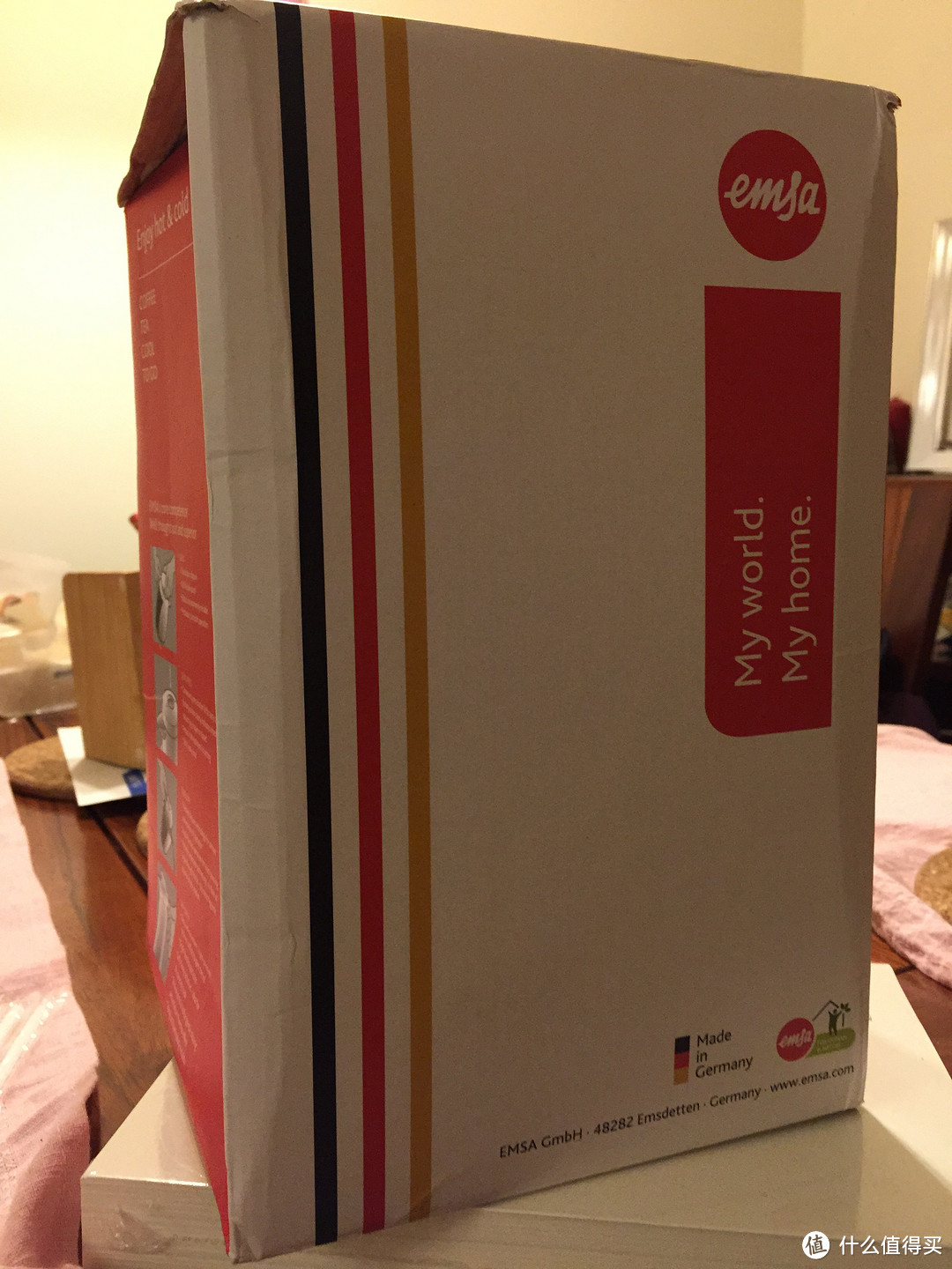包装为纸盒，有点被挤压，还好里面也有一层空气泡包装。