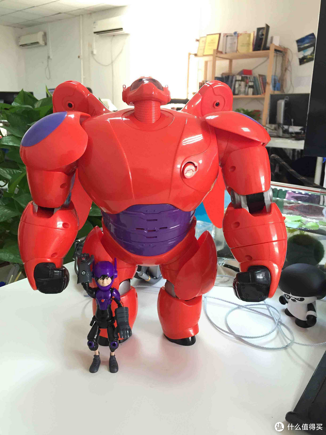 Big Hero 6 超能陆战队 帅气的大白胖子和机器人小宏