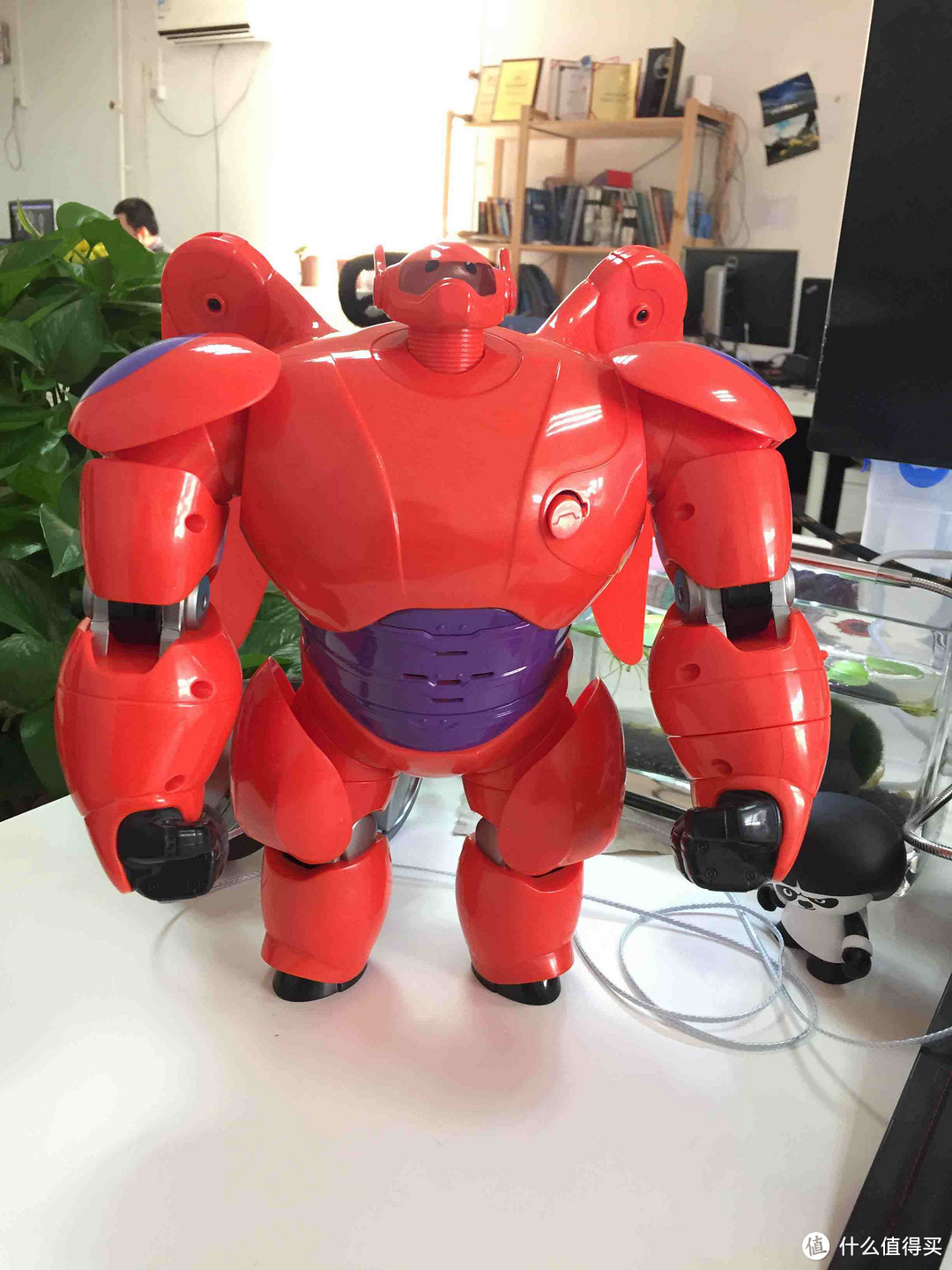 Big Hero 6 超能陆战队 帅气的大白胖子和机器人小宏