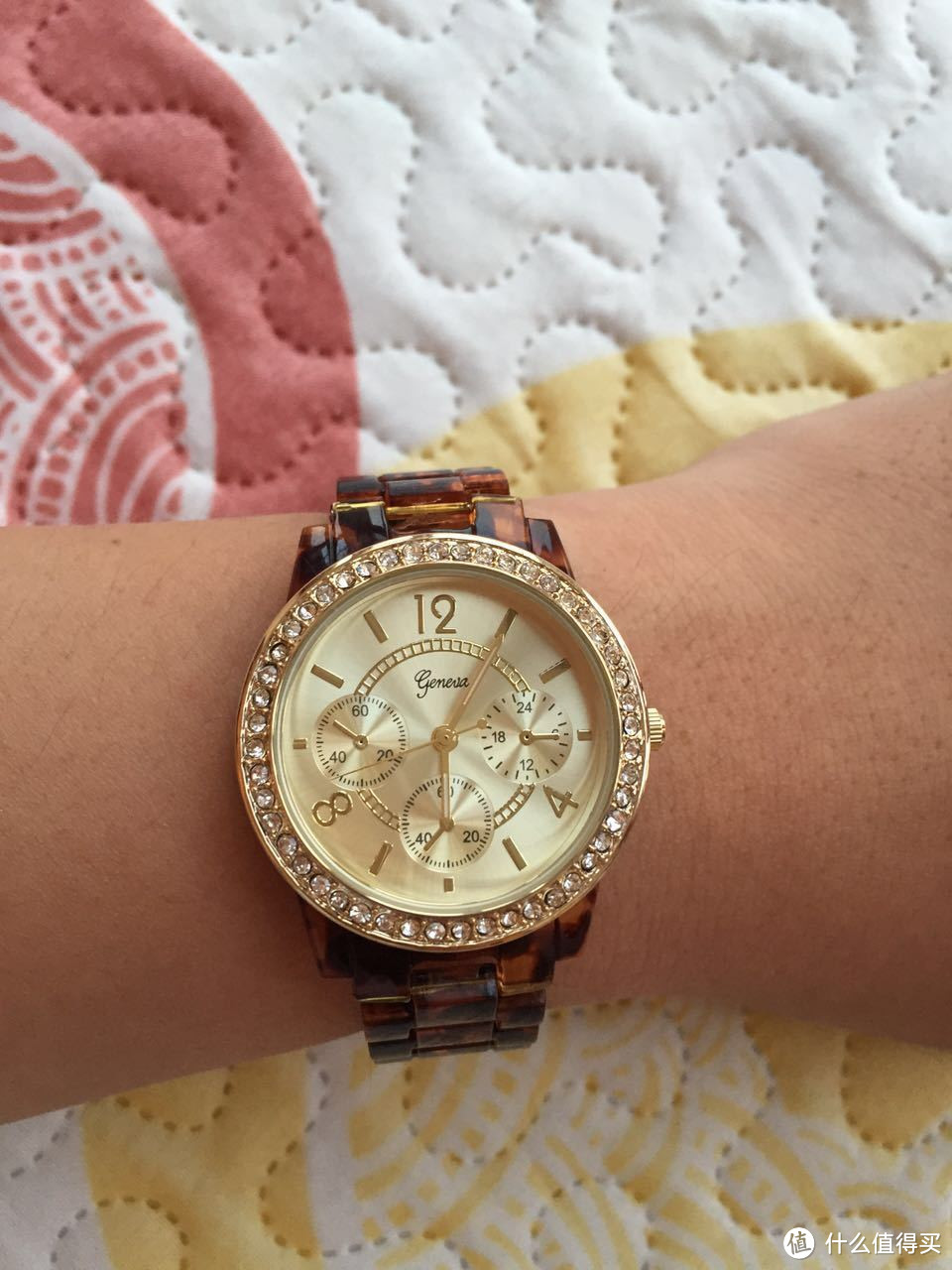 给妈妈买的手表：Geneva 日内瓦 2381-Gold/Tort-GEN  女款时装腕表
