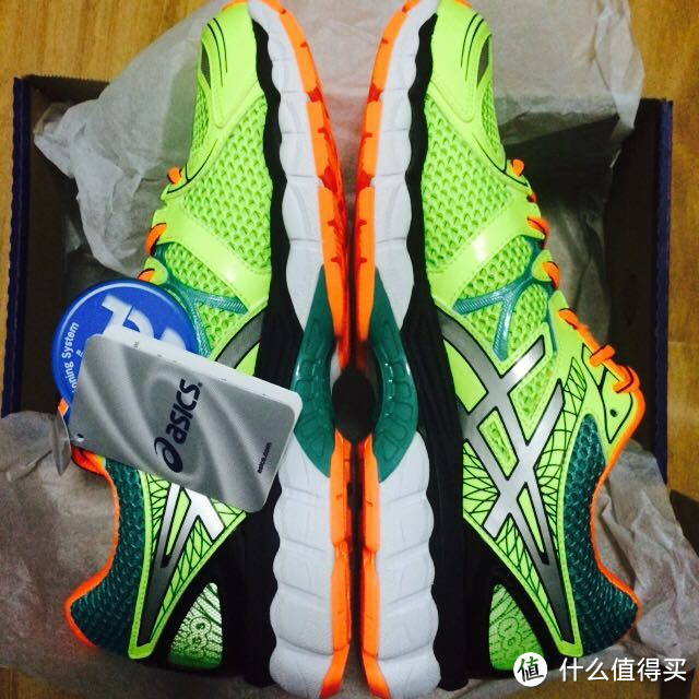 asics 亚瑟士 Nimbus 16 跑鞋