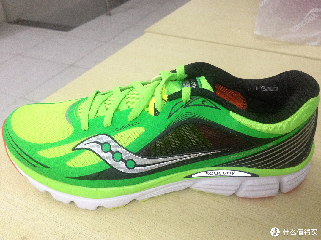 四大进三：Saucony 索康尼 Kinvara 5 男款*级轻量缓冲跑鞋