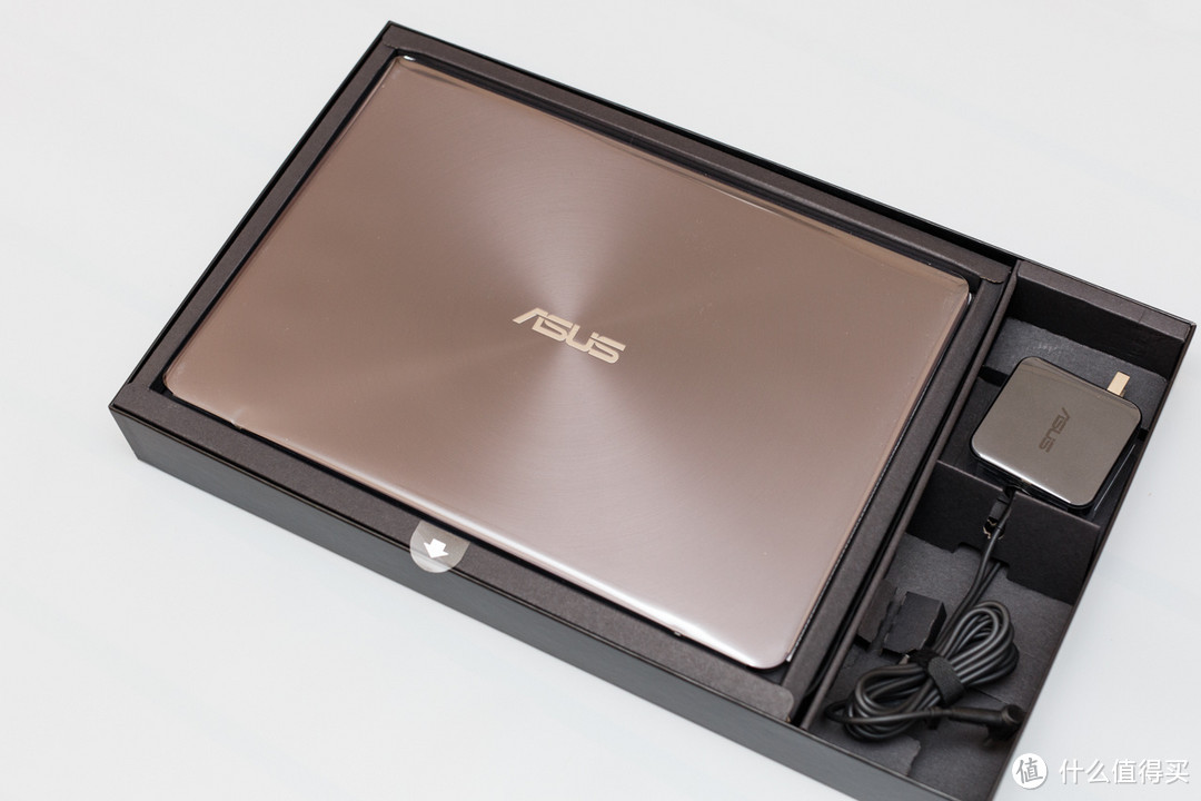 精于芯、简于形：华硕 ZenBook U305 笔记本电脑评测