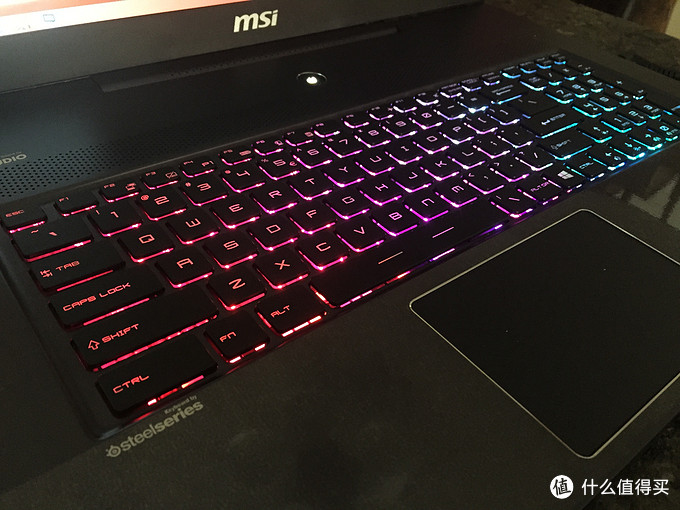 一切为了倒塔：妹子的 MSI 微星 GS70 2QE stealth pro 游戏本体验