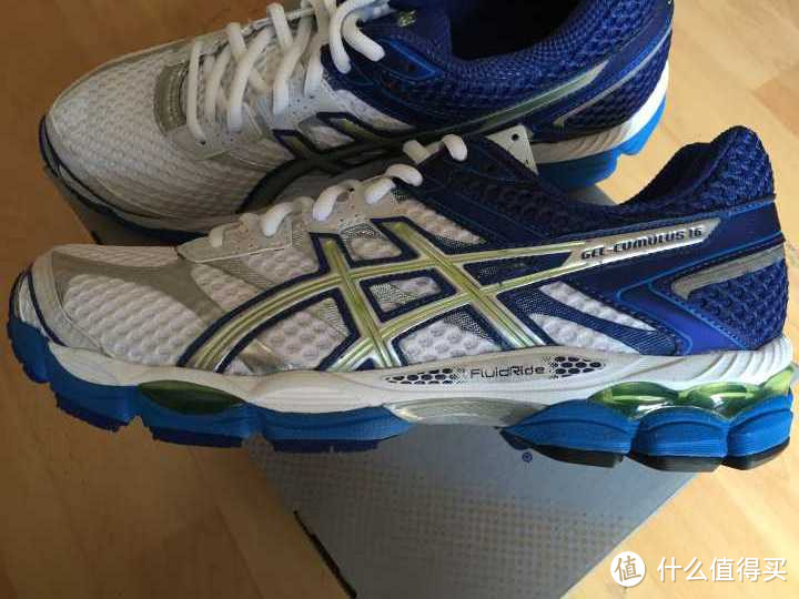 日亚入手的 ASICS 亚瑟士 Cumulus 16 男款次*级缓震跑鞋