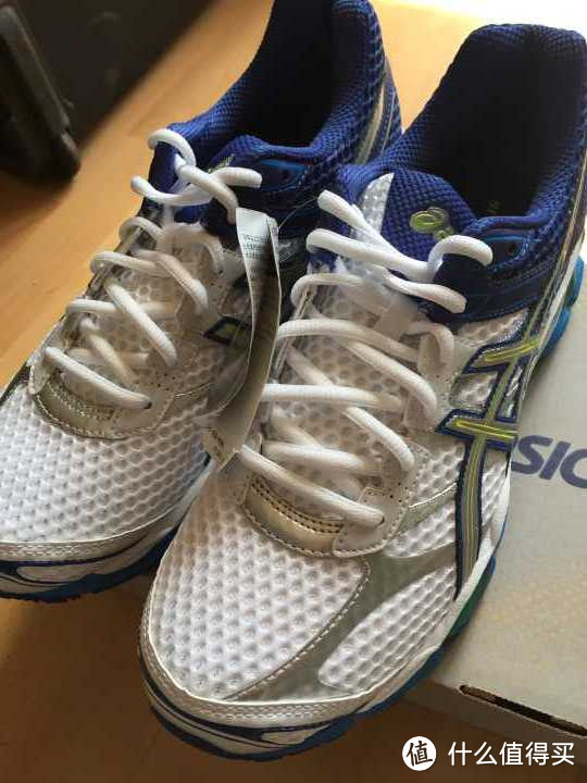 日亚入手的 ASICS 亚瑟士 Cumulus 16 男款次*级缓震跑鞋