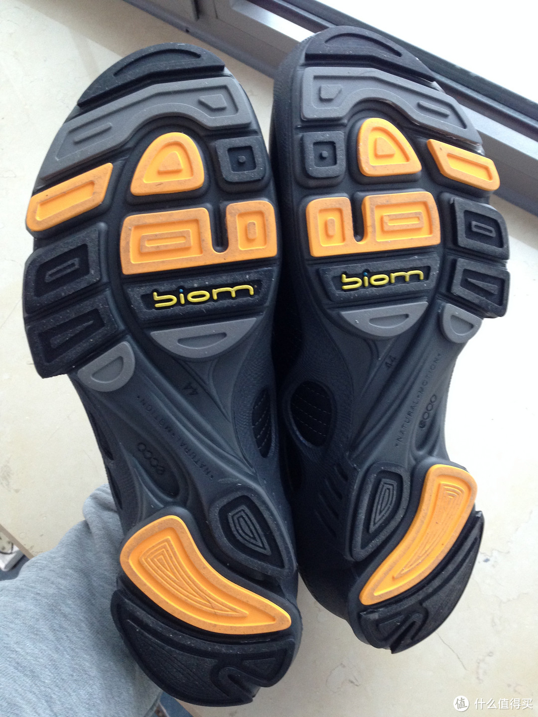 Ecco 爱步 Biom c1.1黑色牦牛皮运动鞋