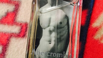 每天都沉醉在自己的味道里：Abercrombie & Fitch 裸男 男士香水