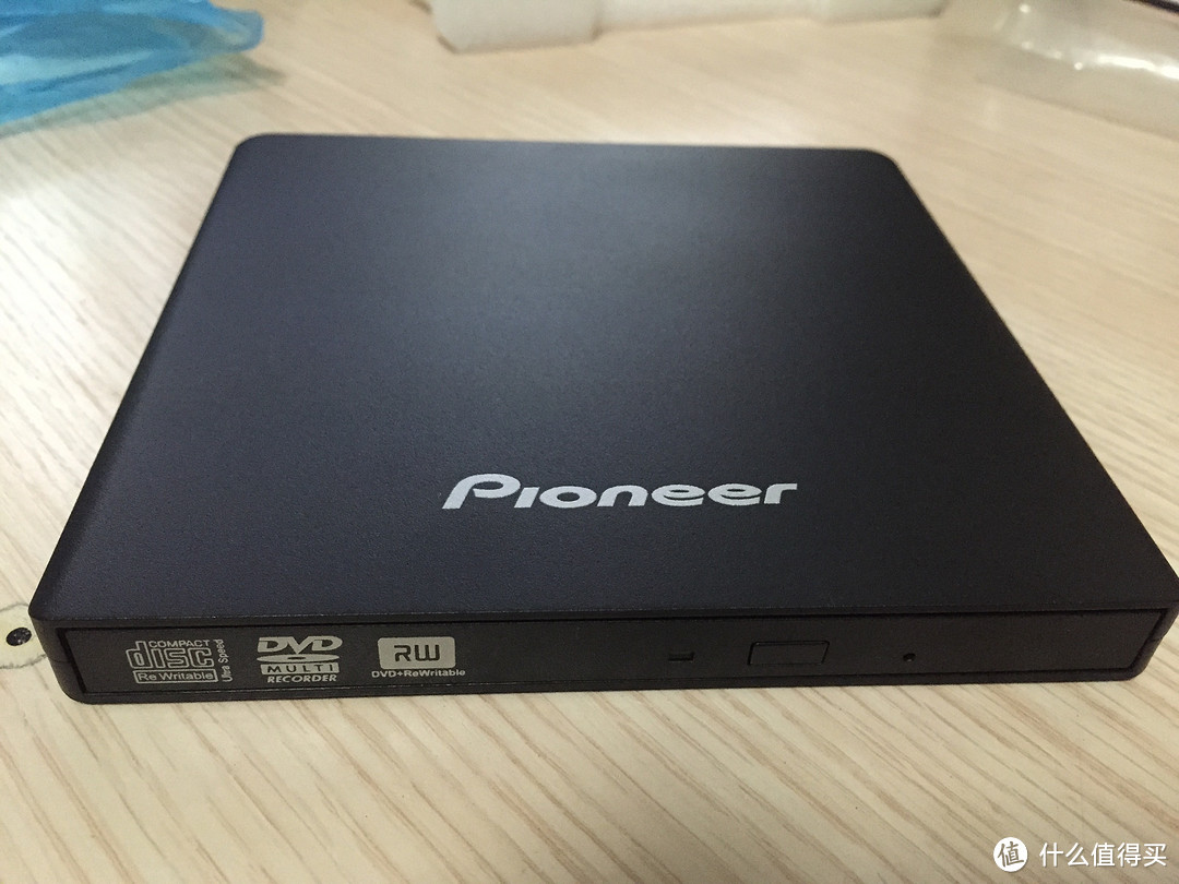 更薄更持久：Pioneer 先锋 DVR-XU01 超薄外置刻录机 