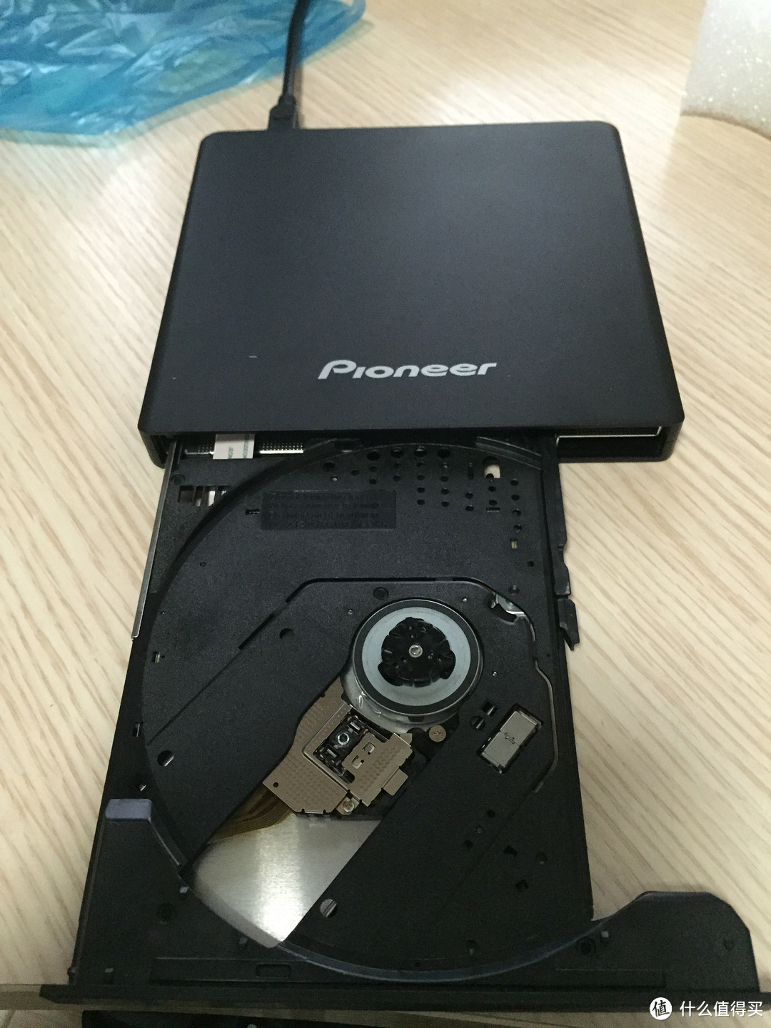 更薄更持久：Pioneer 先锋 DVR-XU01 超薄外置刻录机 