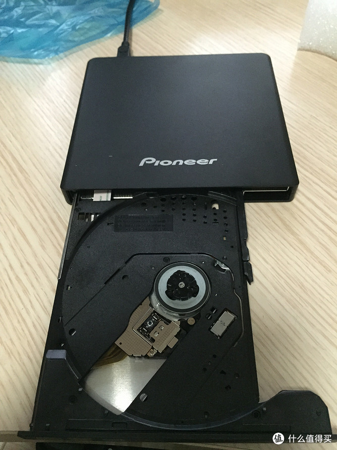 更薄更持久：Pioneer 先锋 DVR-XU01 超薄外置刻录机 