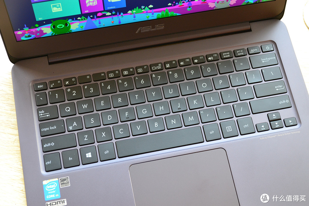 比新macbook还薄？华硕 ZenBook U305笔记本电脑评测▼