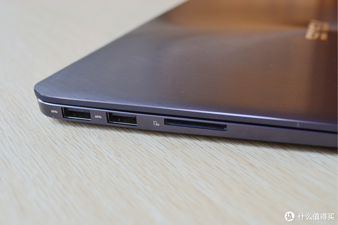 比新macbook还薄？华硕 ZenBook U305笔记本电脑评测▼