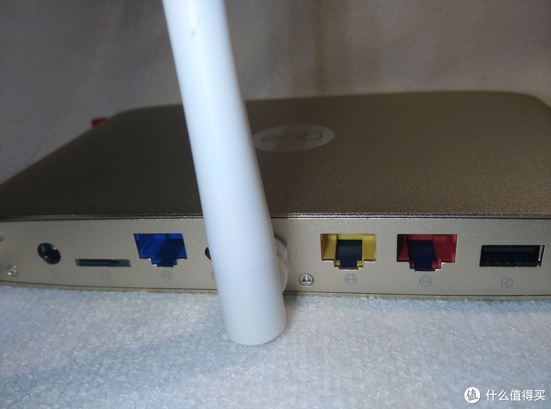 土豪金体验:HiWiFi 极路由3 开箱体验及外观