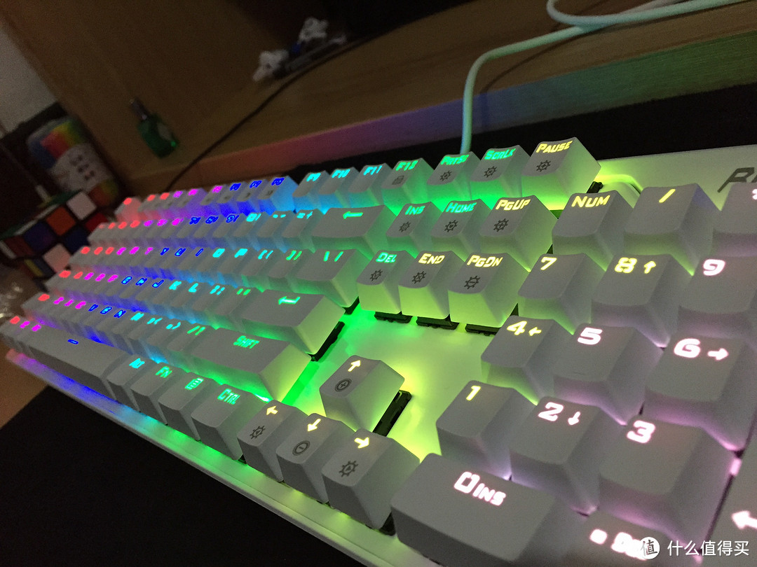 Razer 雷蛇 BlackWidow TE 黑寡妇蜘蛛潜行版 & RK ROYAL KLUDGE RG928 RGB 白色茶轴