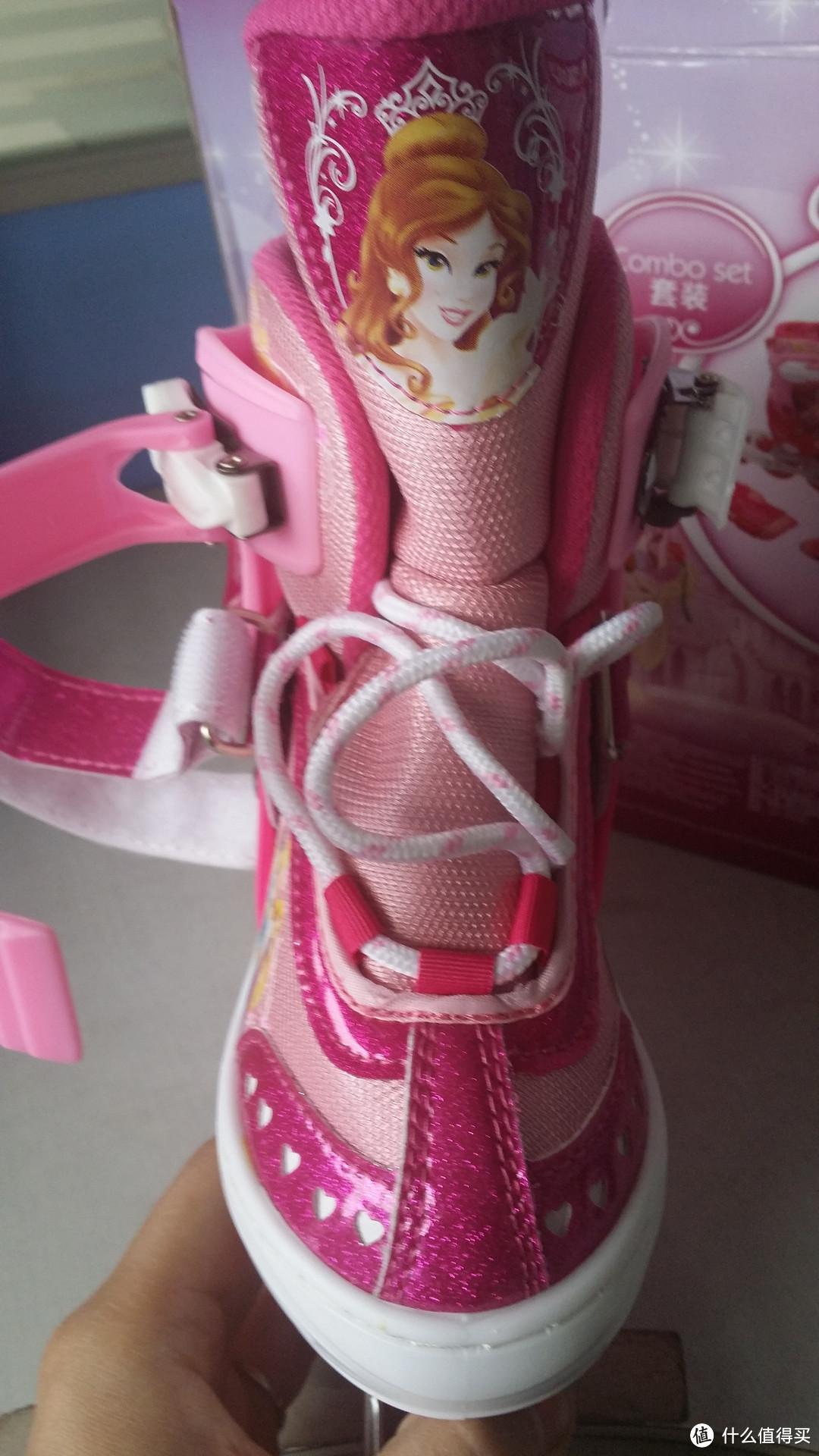 女儿的四周岁生日礼物：Disney 迪士尼 粉色公主轮滑鞋