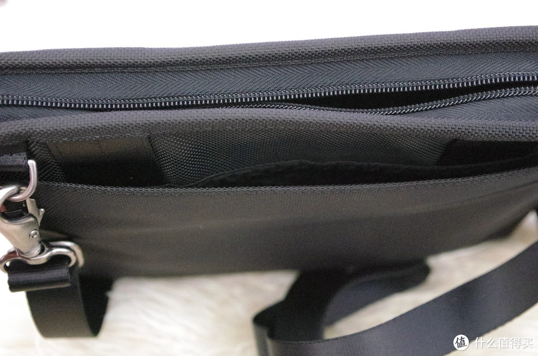 Tumi Luggage Alpha Bravo Randolph iPad斜挎包