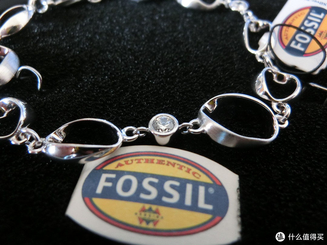 情人节收到的礼物：Fossil JF15258040 手链【真手秀】