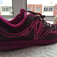 给妈妈购买的限量NB鞋：New Balance 新百伦 W1600 HKNB 轻量缓震跑鞋