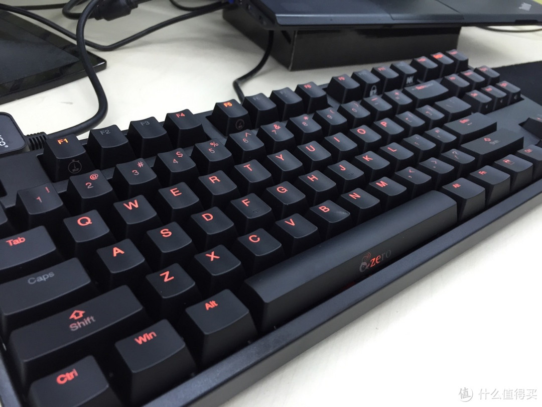 人生的第一块机械键盘：DUCKY 魔力鸭 2087S 红轴橙光版