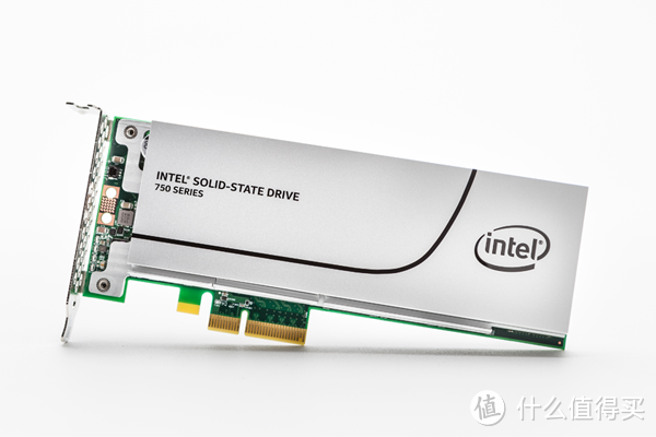 PCIe 3.0 x4通道读取达2.4GB/s：英特尔 发布 750系列 NVMe 固态硬盘