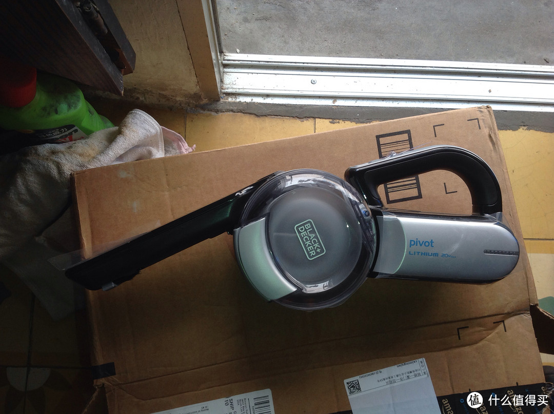 BLACK&DECKER 百得 BDH2000PL MAX Lithium Pivot 充电式 手持吸尘器 惊险体验