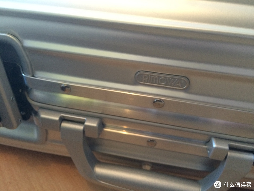 迟到八个月的开箱：Rimowa 日默瓦 Topas Trolley 52 拉杆箱