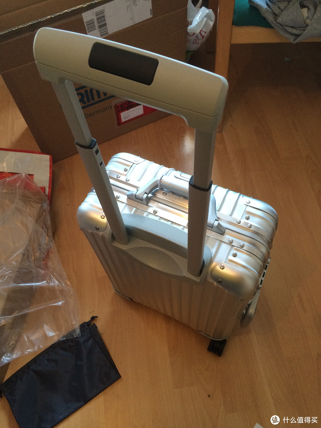 迟到八个月的开箱：Rimowa 日默瓦 Topas Trolley 52 拉杆箱