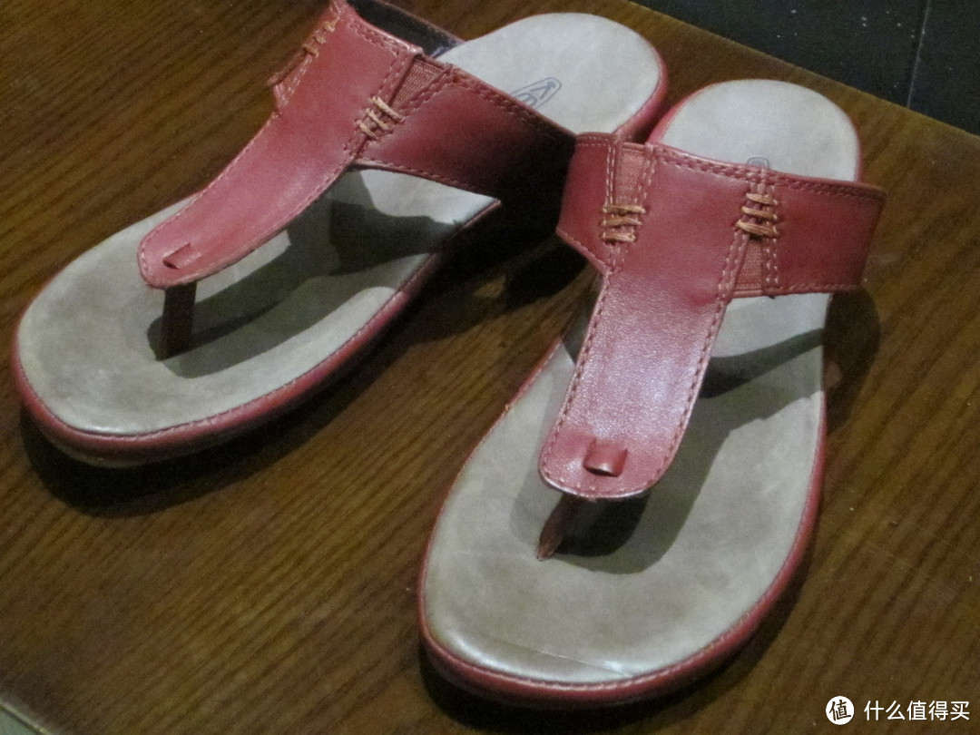 STP购入Clarks 其乐男休闲鞋& Keen 女皮拖鞋