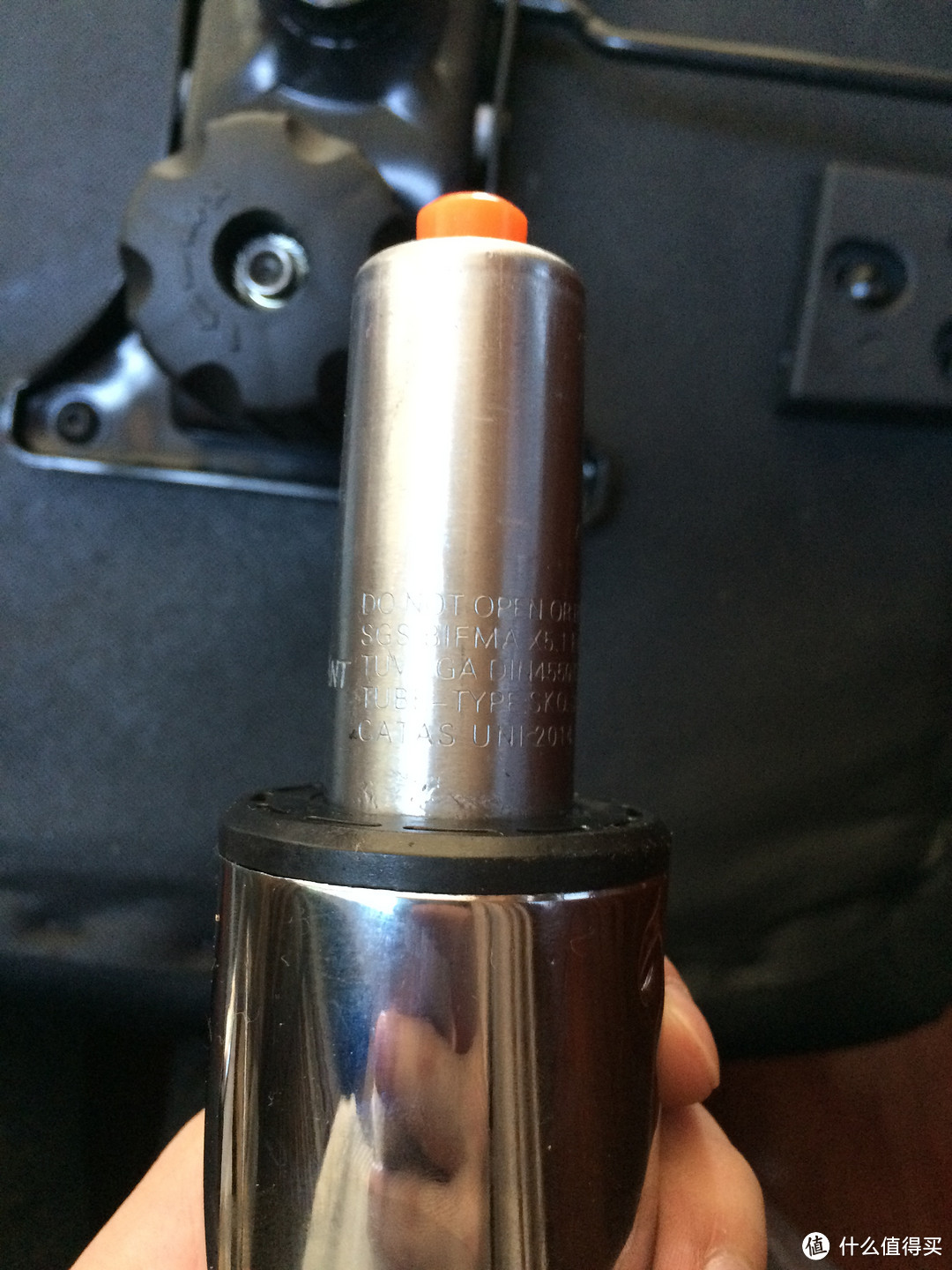 得力这个据说是莱特的气杆,经过美国sgs安全认证,应该还是可以放心的)