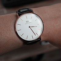 简约学院风：Daniel Wellington 丹尼尔•惠灵顿 腕表