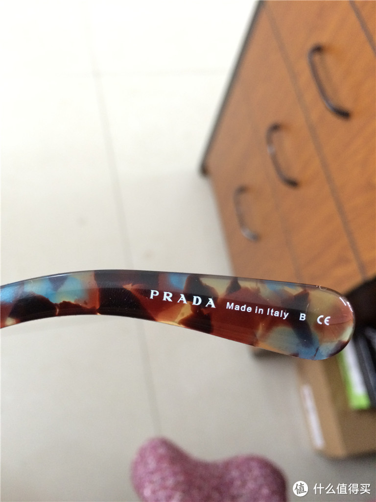 眼镜真的比鞋子还挑人：PRADA 普拉达 PR27NS Sunglasses-1AB/3M1 浮云款墨镜