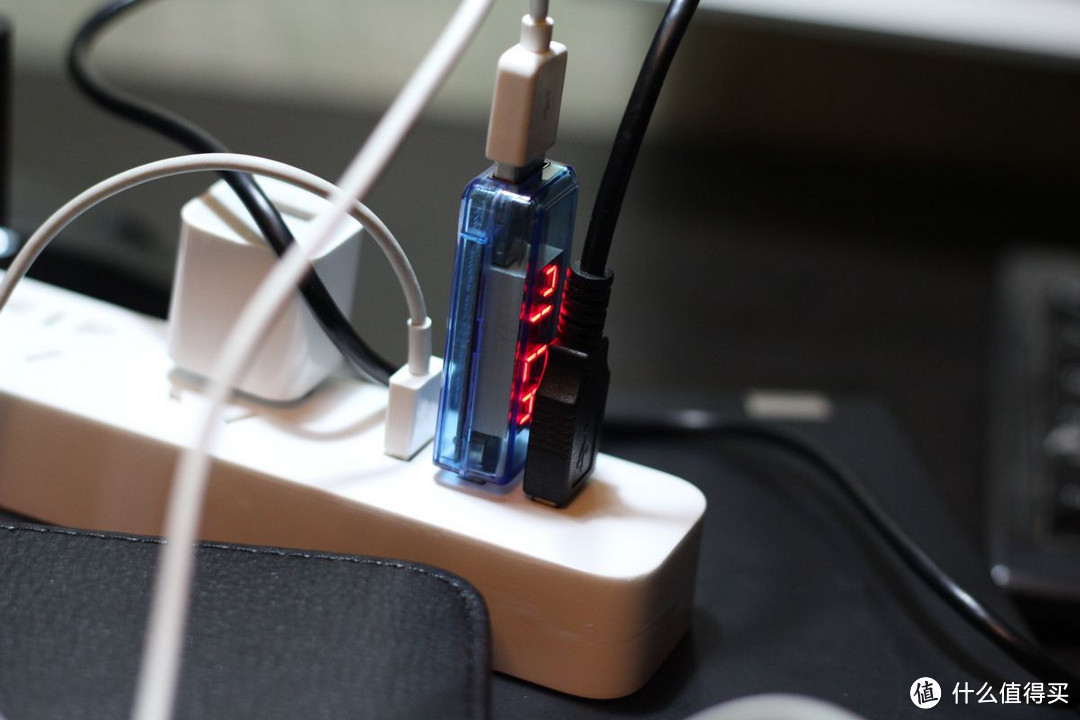 小米插线板USB接口电流、电压性能测试