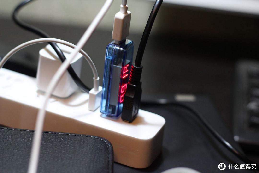 小米插线板USB接口电流、电压性能测试