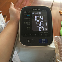送给爸爸的 OMRON 欧姆龙 上臂式电子血压计 HEM-7420