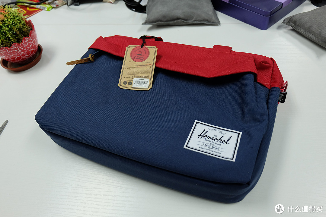 不经意间的白菜价： Herschel Supply Clark 单肩电脑包