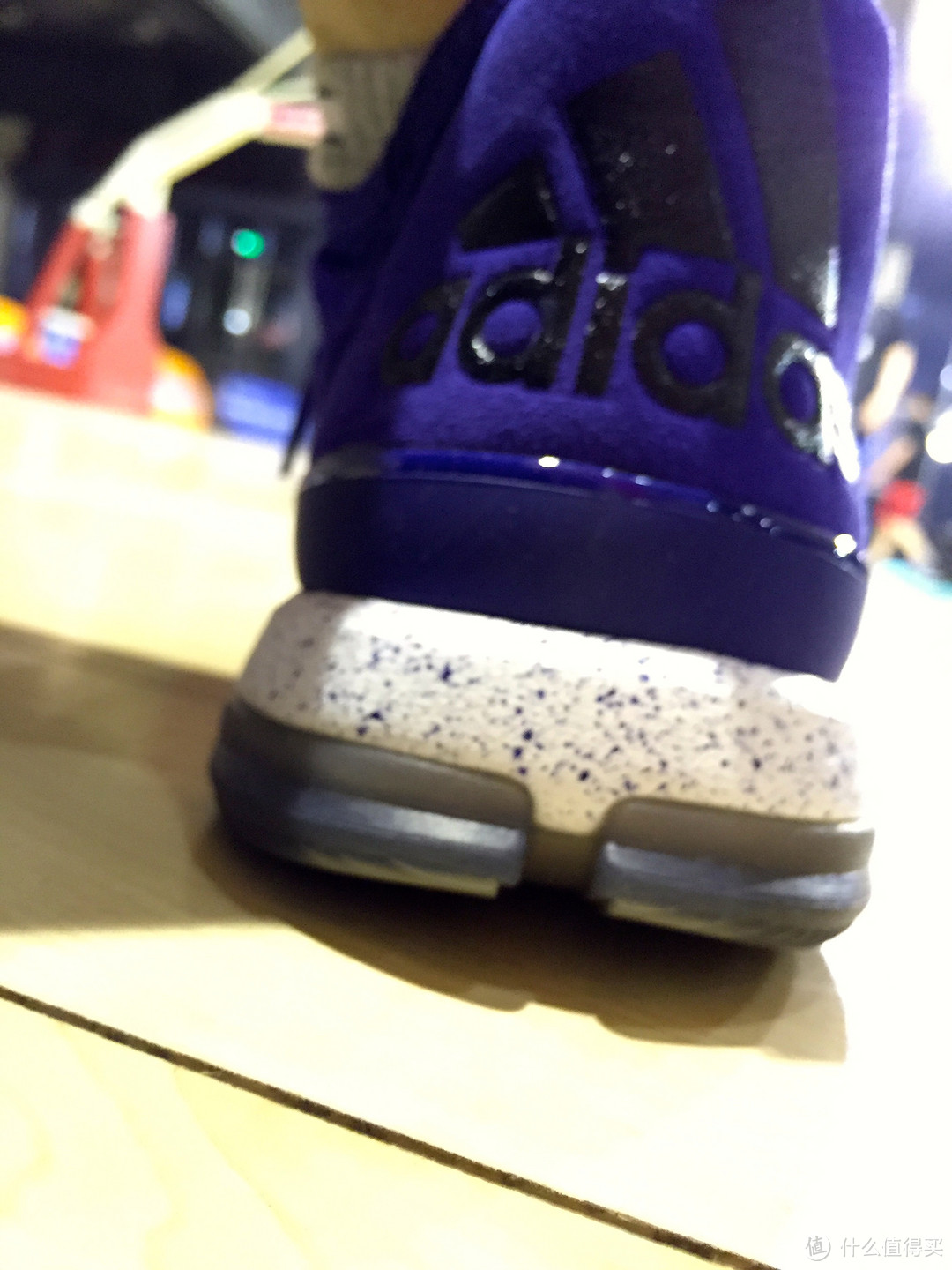 阿迪旗下第三高价签约代言人 adidas 阿迪达斯 D Lillard 1 篮球鞋