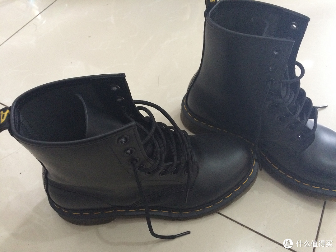 Dr. Martens 1460 经典八孔马丁靴