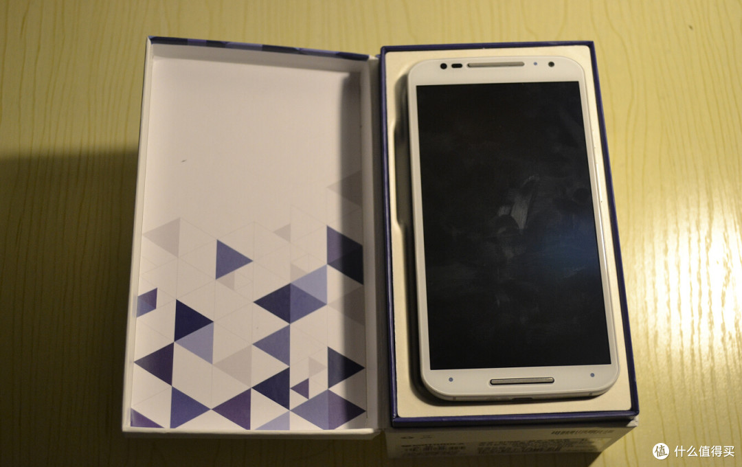 MOTO系列XT1085全网通战将,王者可否回归?
