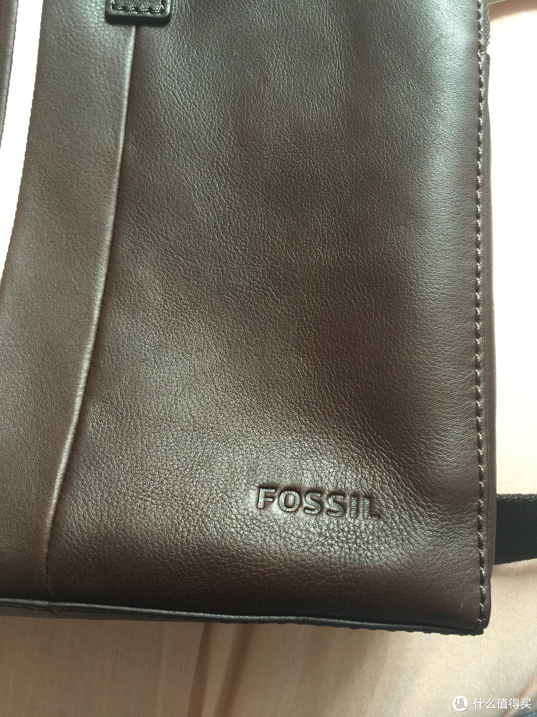 入手 Fossil Mercer Snake Embossed 男士真皮公文包