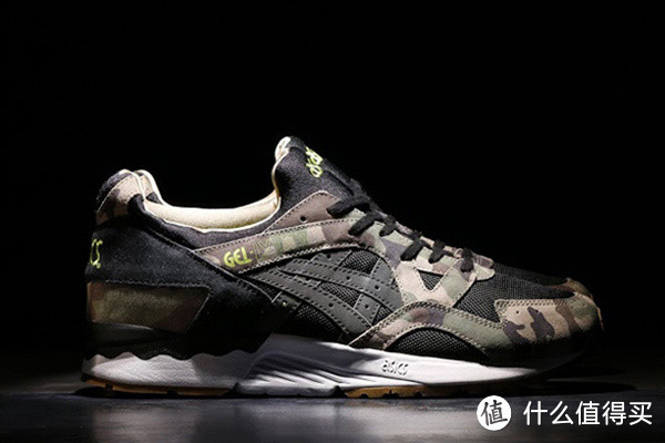 迷彩绿的诱惑：atmos 联手 ASICS 发布 GEL LYTE V “CAMO” 联名鞋款