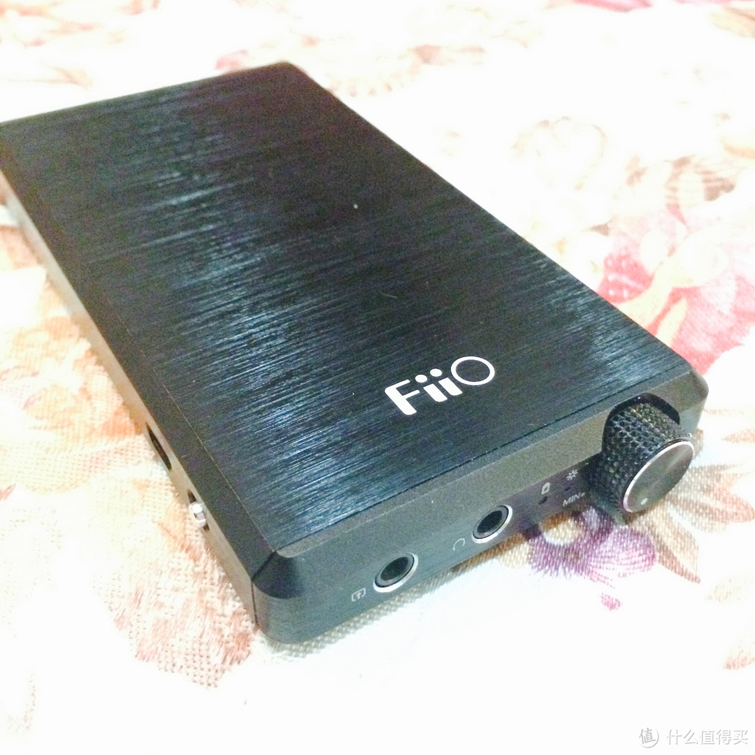 千元内耳放好选择：FIIO 飞傲 E12 便携耳放入手体验